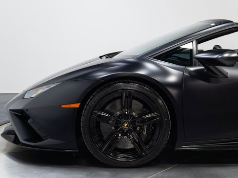 Used 2021 Lamborghini Huracan EVO image 37