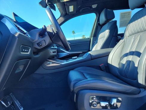 Used 2024 BMW X7 M60i w/ Executive Package image 31