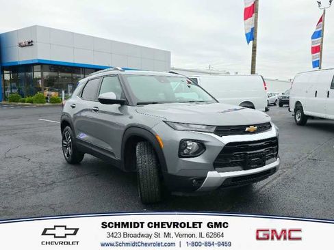 Used 2023 Chevrolet TrailBlazer LT FWD image 3