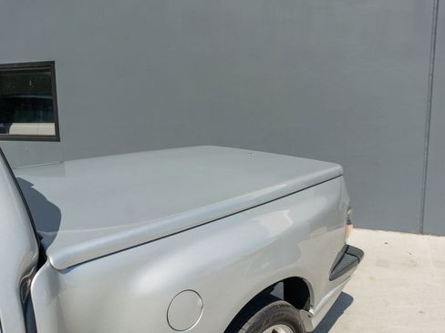 Used 2004 Ford F150 Lightning RWD image 26