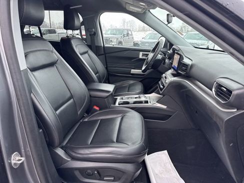 Used 2023 Ford Explorer XLT w/ Equipment Group 202A image 15
