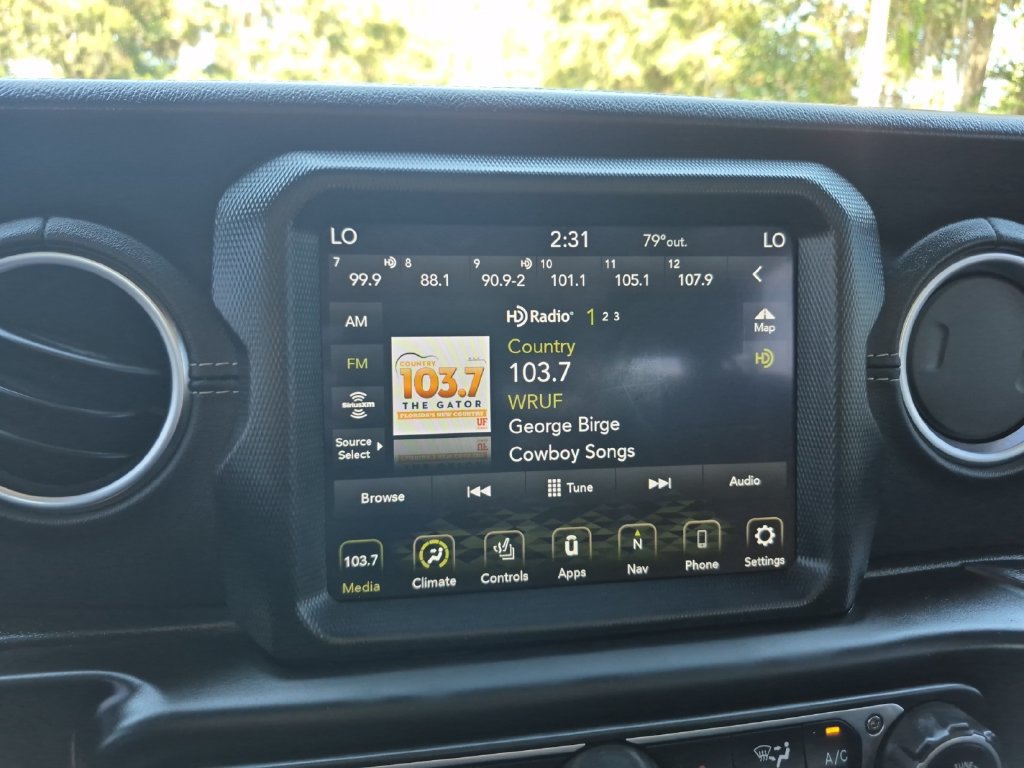 Used 2021 Jeep Wrangler Unlimited Sahara w/ Cold Weather Group AWD/4WD image 20