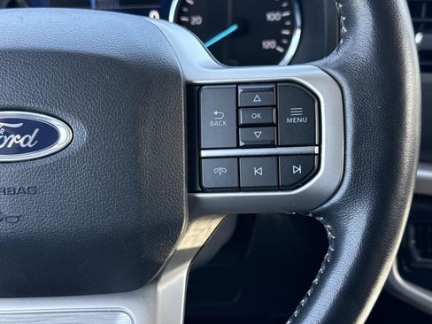 Used 2024 Ford Expedition XLT image 13