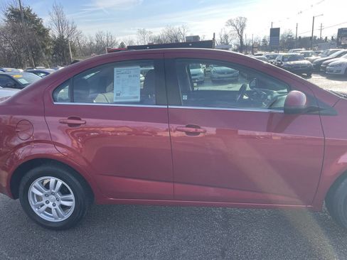 Used 2016 Chevrolet Sonic LT image 4