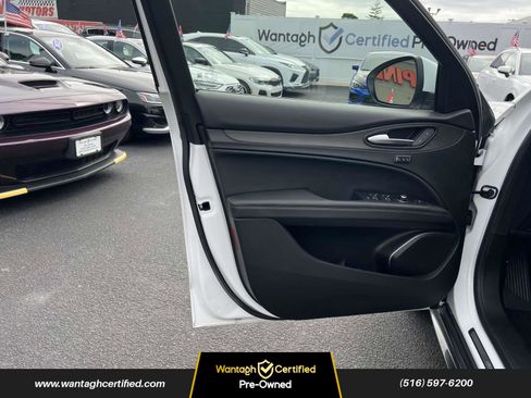 Used 2022 Alfa Romeo Stelvio Ti w/ Active Assist Plus Package image 16