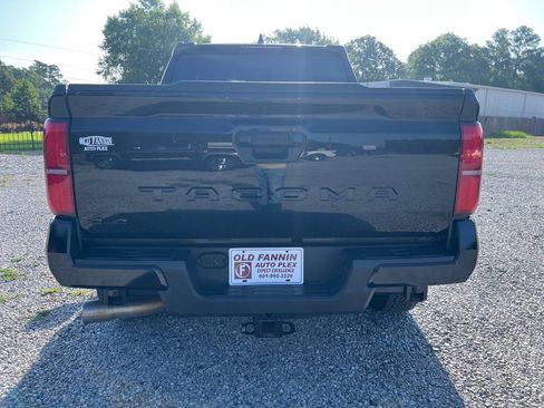 Used 2024 Toyota Tacoma TRD Off-Road image 6