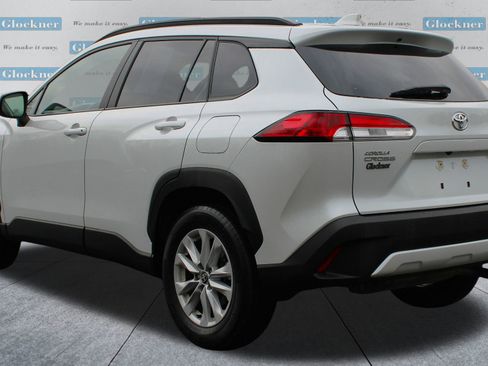 Used 2024 Toyota Corolla Cross LE image 8