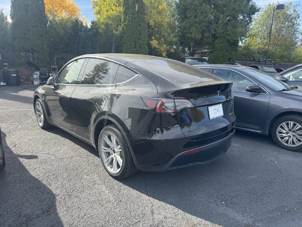 Used 2022 Tesla Model Y Long Range AWD/4WD image 4