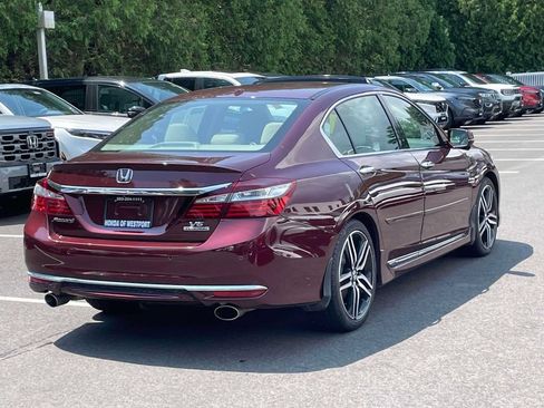 Used 2016 Honda Accord Touring image 4