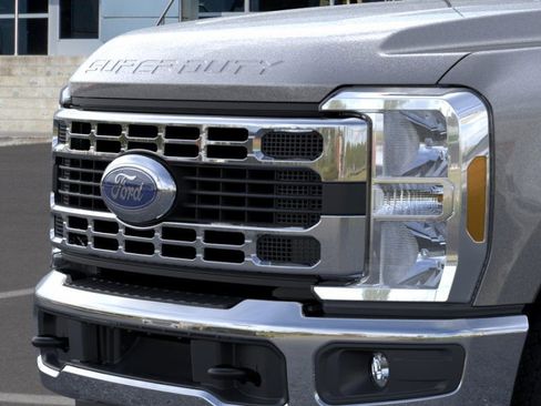 New 2026 Ford F350 XLT w/ FX4 Off-Road Package image 17