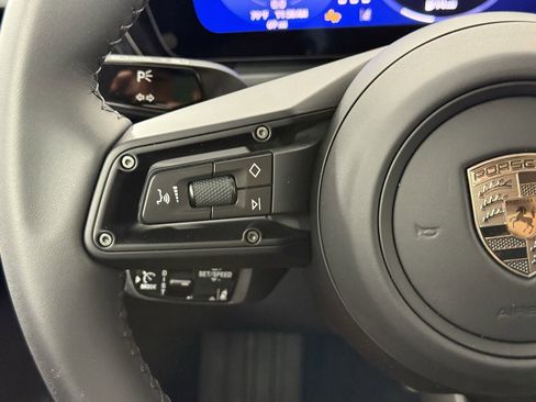 Certified 2025 Porsche Macan Turbo Electric AWD/4WD image 20