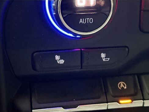 Used 2020 Chevrolet Silverado 1500 LT image 21