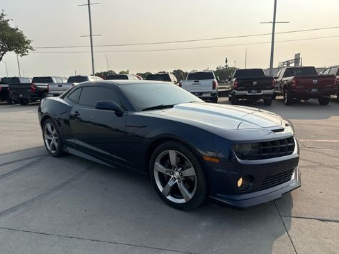 Used 2010 Chevrolet Camaro SS RWD image 3