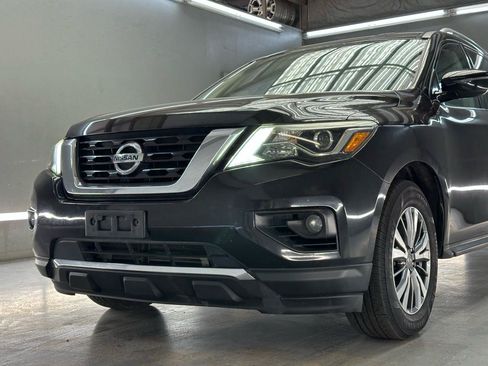 Used 2020 Nissan Pathfinder SV FWD image 4