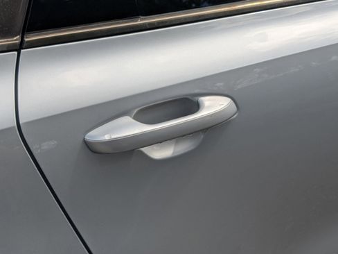 Certified 2022 Kia Sorento SX image 26