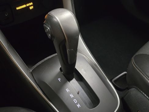 Used 2020 Chevrolet Trax LT w/ LT Convenience Package image 28