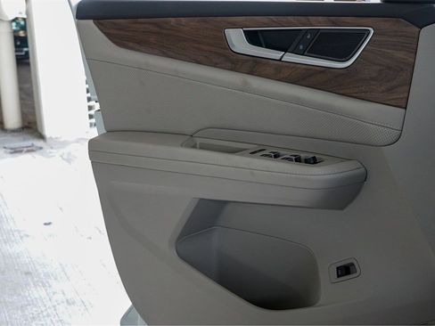 New 2026 Volkswagen Atlas SE image 16