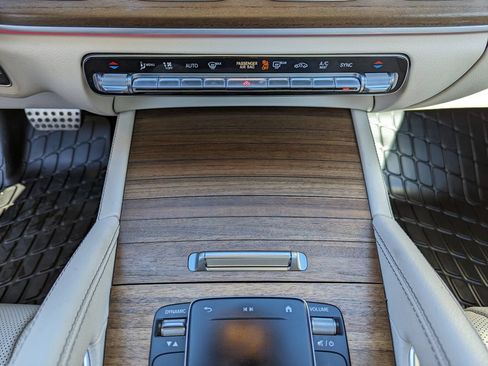 Used 2022 Mercedes-Benz GLS 450 4MATIC image 25