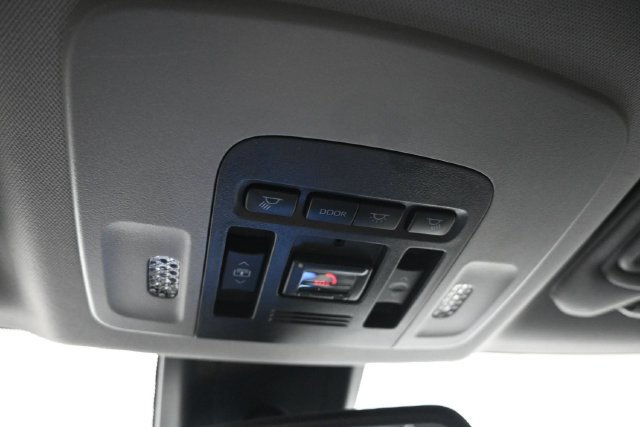 Used 2024 Toyota Camry XSE w/ Navigation Package FWD image 10