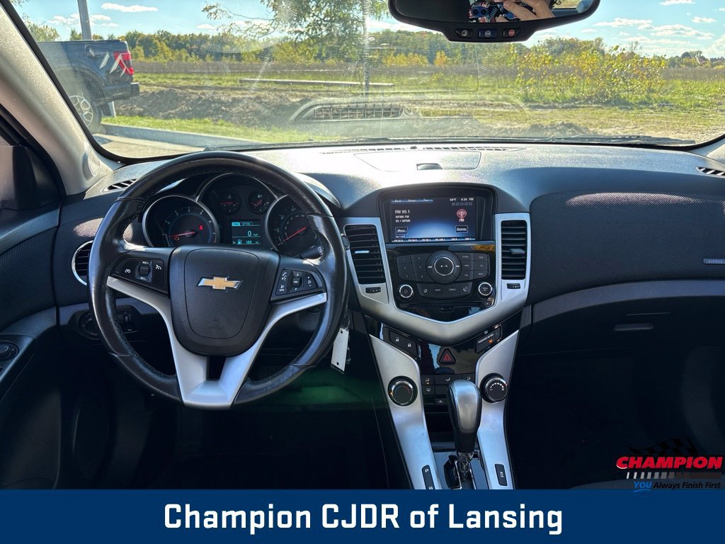 Used 2014 Chevrolet Cruze LT FWD image 2
