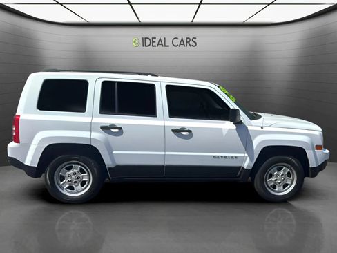 Used 2017 Jeep Patriot Sport FWD image 4