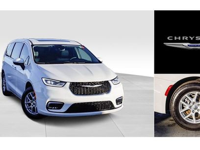 Certified 2023 Chrysler Pacifica Touring-L