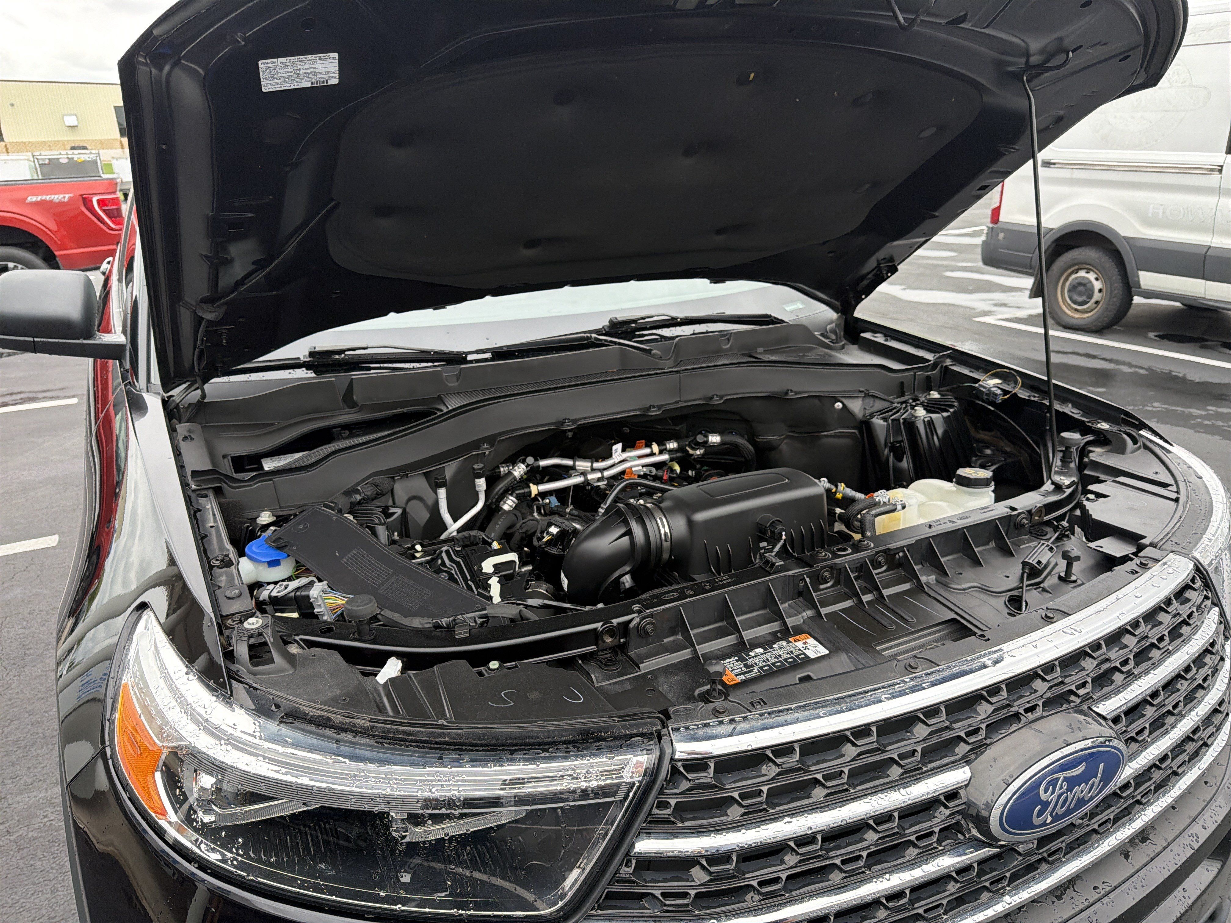 Used 2024 Ford Explorer XLT w/ Equipment Group 202A AWD/4WD image 44