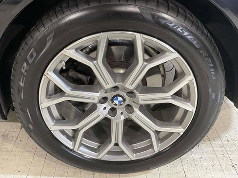 Used 2022 BMW X7 xDrive40i w/ Premium Package image 14