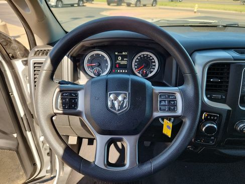 Used 2024 RAM 1500 Classic SLT AWD/4WD image 16