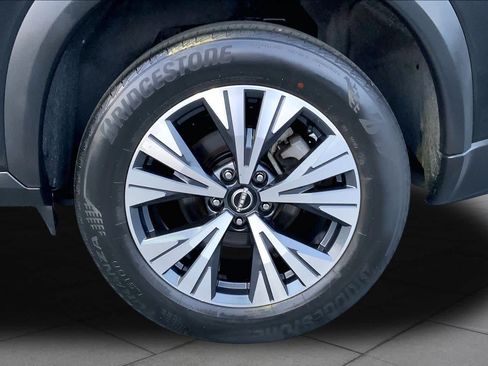 Used 2023 Nissan Rogue SV AWD/4WD image 10