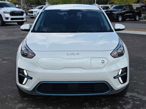 Used 2022 Kia Niro EX image 4