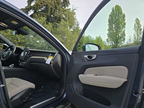 Used 2026 Volvo XC60 B5 Plus w/ Protection Package Premier AWD/4WD image 11
