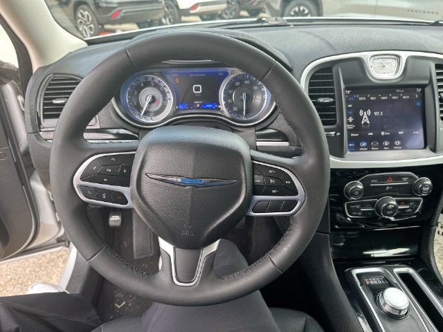 Used 2023 Chrysler 300 Touring w/ Sport Appearance Package RWD image 16