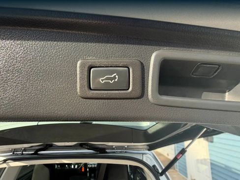 Used 2018 Subaru Forester 2.5i Premium AWD/4WD image 8