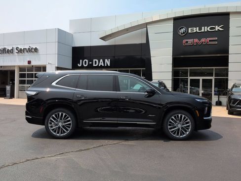 New 2026 Buick Enclave Avenir w/ Super Cruise Package AWD/4WD image 4