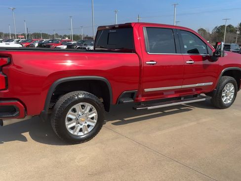 Used 2025 Chevrolet Silverado 2500 High Country w/ High Country Premium Package image 9