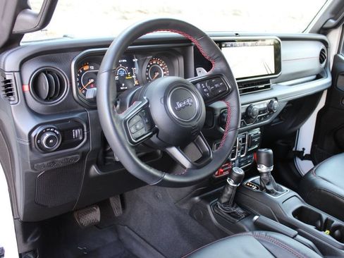 Used 2026 Jeep Wrangler Unlimited Rubicon 392 w/ Quick Order Package 27X Moab AWD/4WD image 21