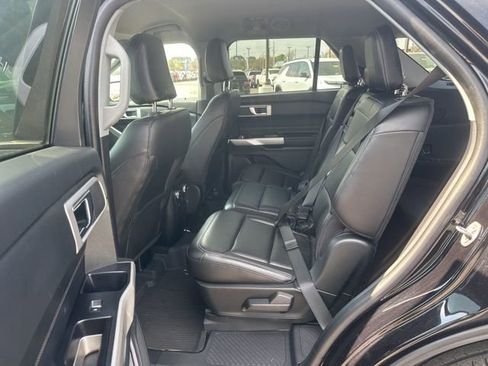 Used 2022 Ford Explorer XLT w/ Equipment Group 202A image 27