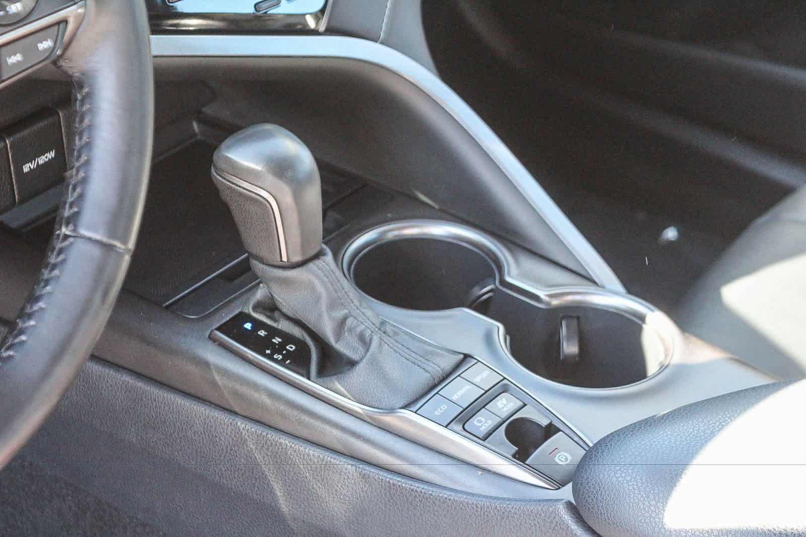 Used 2022 Toyota Camry SE FWD image 24