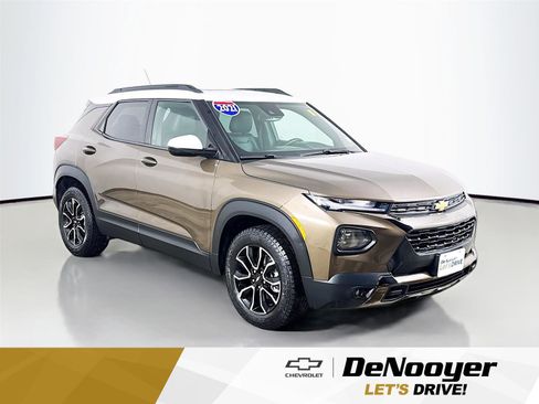 Used 2021 Chevrolet TrailBlazer ACTIV w/ Sun and Liftgate Package image 1