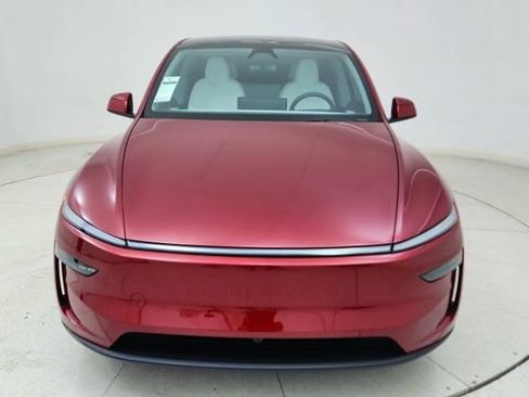 Used 2026 Tesla Model Y AWD image 2