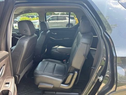 Used 2019 Chevrolet Traverse LT w/ LPO, Floor Liner Package FWD image 9