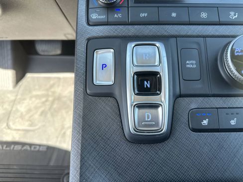 Used 2024 Hyundai Palisade Limited AWD/4WD image 16