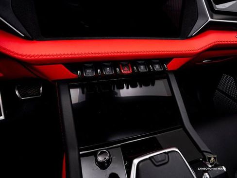 Used 2025 Lamborghini Urus SE AWD/4WD image 26