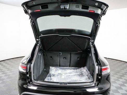 New 2026 Porsche Macan Turbo AWD/4WD image 33
