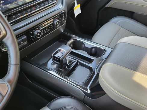 Used 2024 Chevrolet Silverado 1500 ZR2 w/ Technology Package image 28