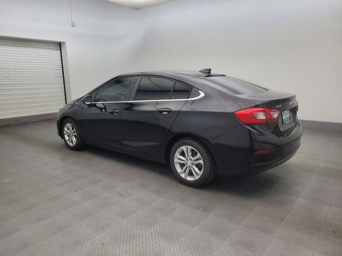 Used 2019 Chevrolet Cruze LT FWD image 3