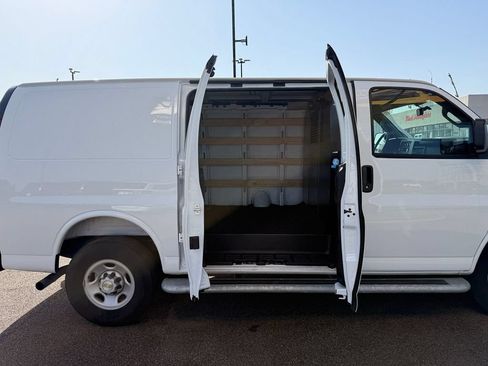 Used 2025 Chevrolet Express 2500 w/ Driver Convenience Package RWD image 6