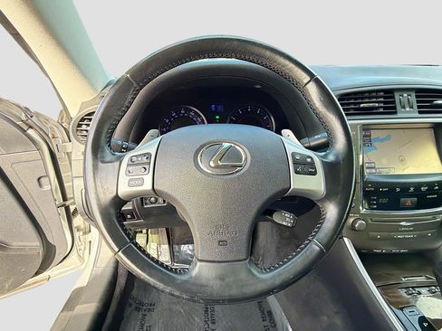 Used 2015 Lexus IS 250C w/ Luxury Package RWD image 37