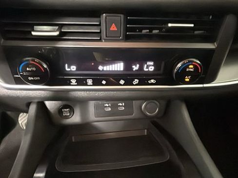 Used 2024 Nissan Rogue SV AWD/4WD image 22